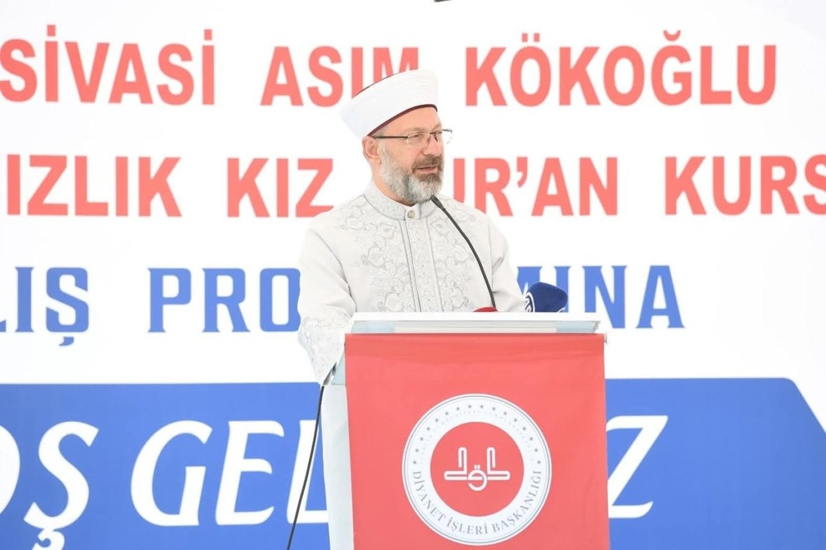 Prof. Dr. Erbaş: Ailemize sahip çıkmamız lazım