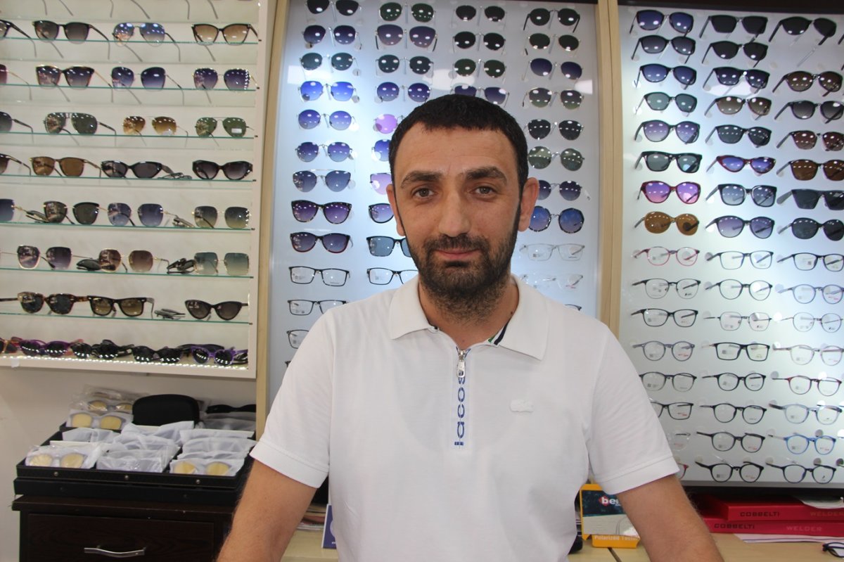 Optisyen Aktolon: Dış görünüş ve ucuzluğa aldanarak gözlük satın almak risktir
