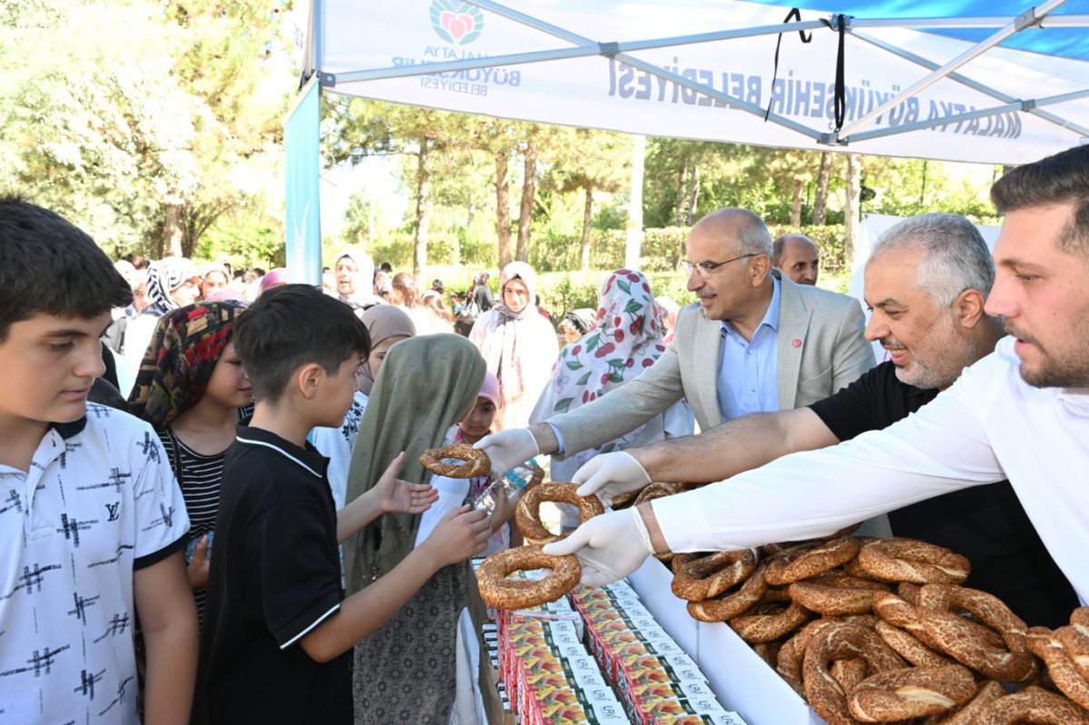 Büyükşehir Belediye Başkanı Er, Kur'an kursu öğrencileri ile bir araya geldi