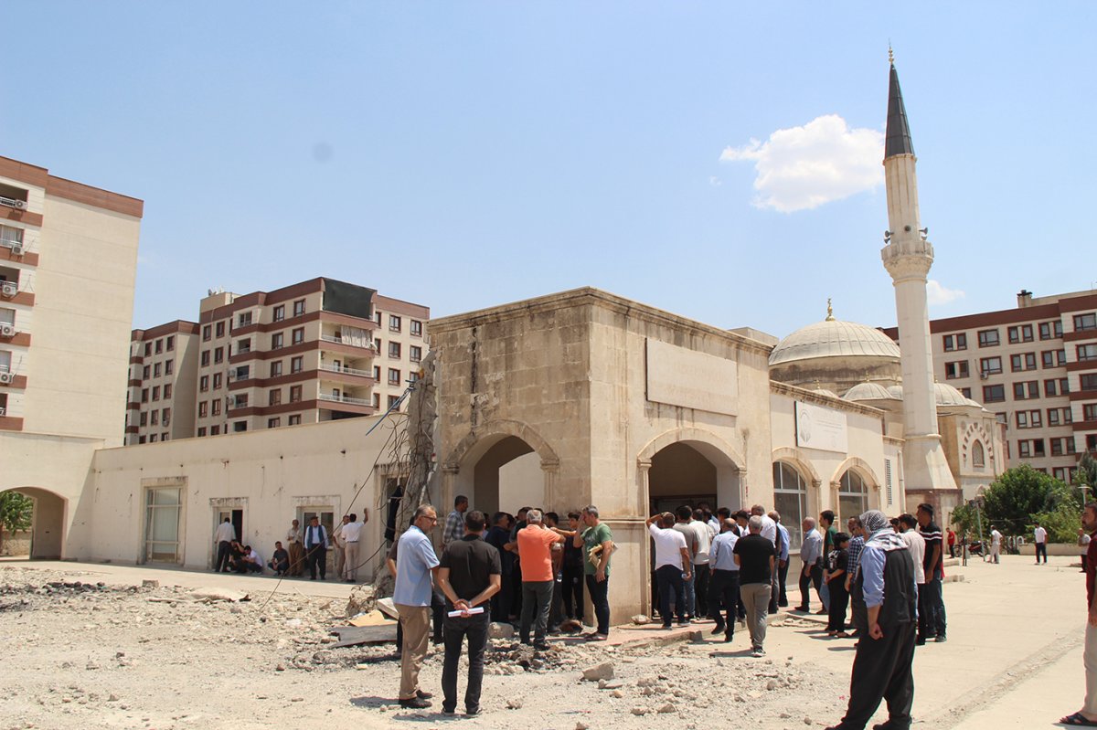 Cizre’de TOKİ site sakinlerinden tepki: Sosyal donatı alanları hukuksuzca yıkıldı