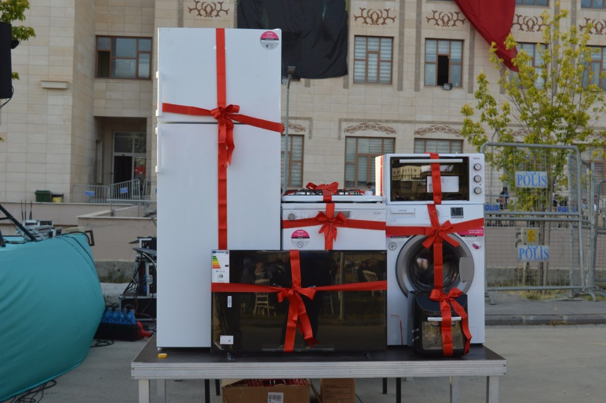 Siirt’te toplu nikâh töreni: Aile, ifsat projelerine karşı kalemizdir