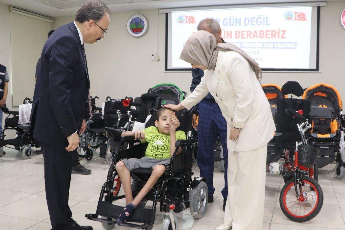 Siirt Belediyesi’nden özel bireylere 27 medikal destek aracı