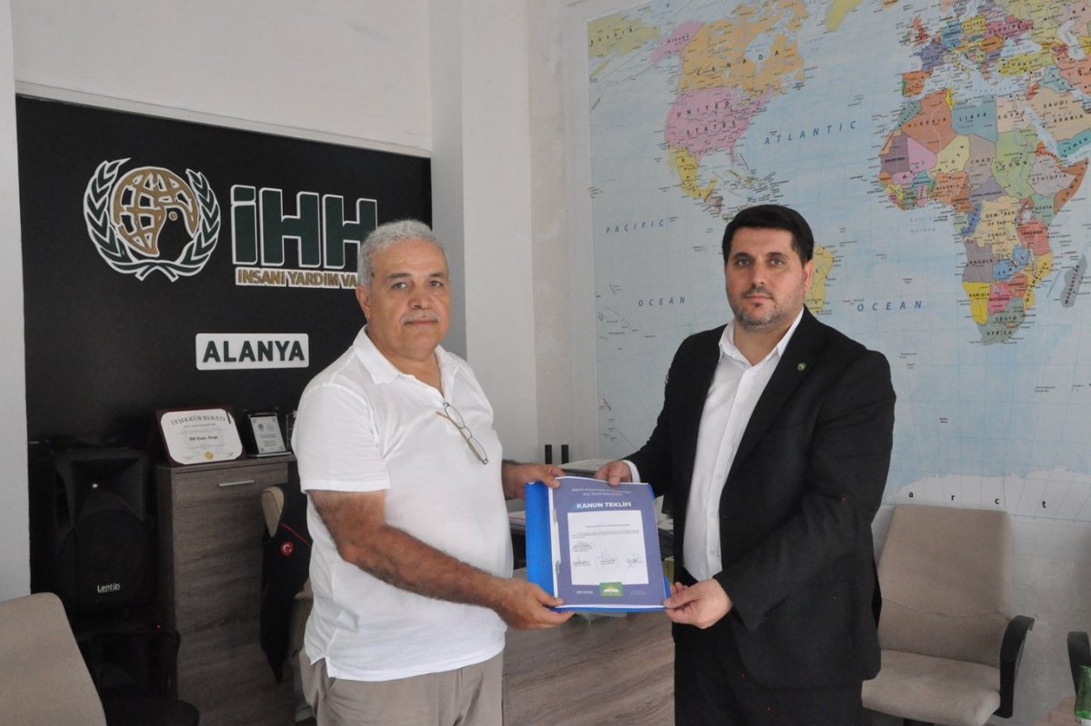 HÜDA PAR Antalya İl Başkanı Durmaz, Alanya’da 'Ailenin Korunması' temalı ziyaretler gerçekleştirdi