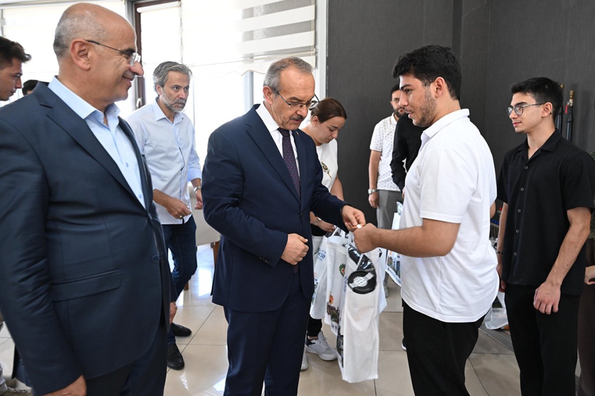 Malatya'da LGS ve YKS'de dereceye giren öğrencilere ödül