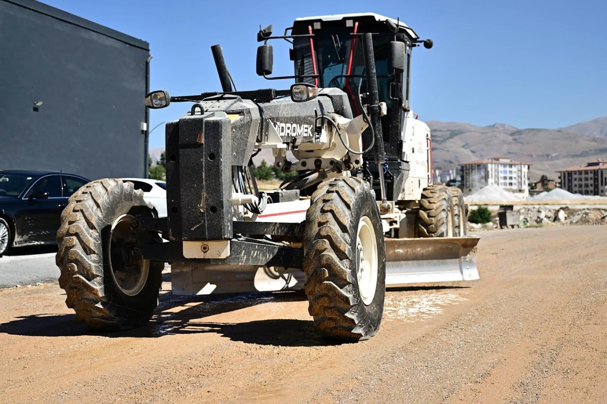 Belediye Başkanı Geçit: Yollar bir şehrin aynasıdır