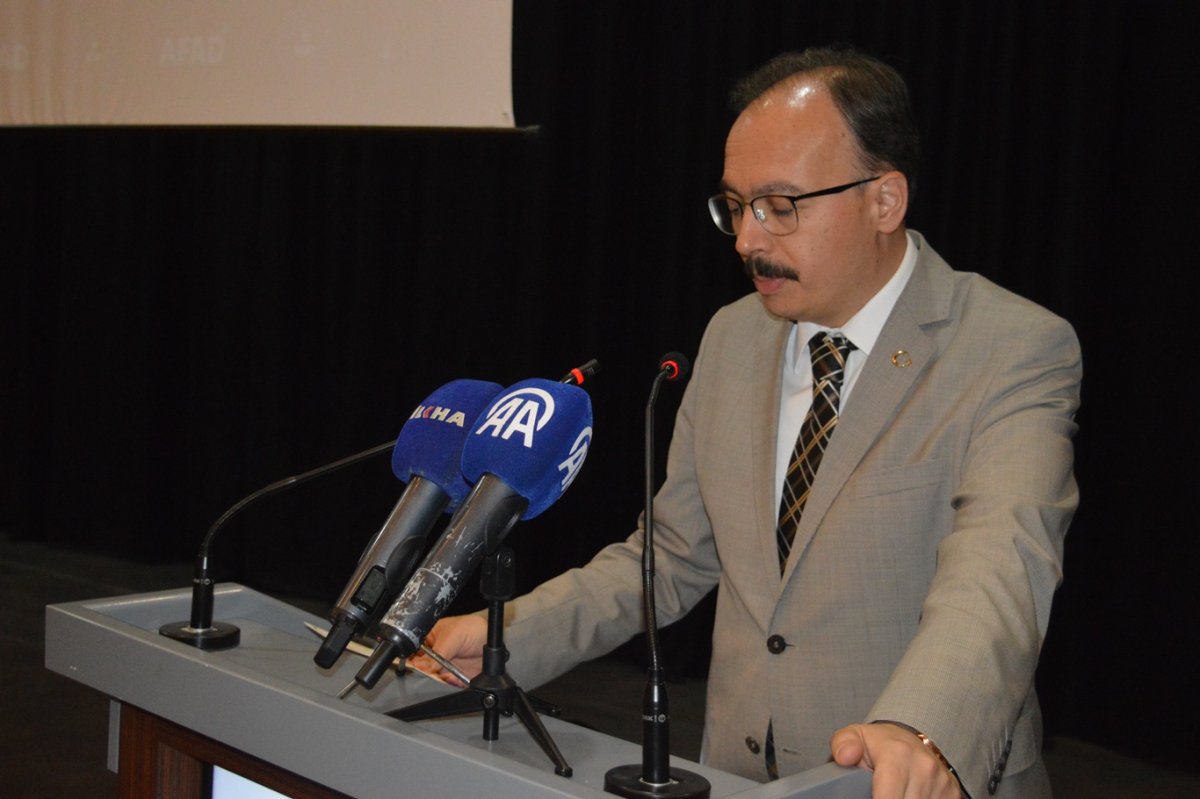 Siirt’te AFAD gönüllülerine kimlik dağıtıldı, yeni ekipmanlar tanıtıldı
