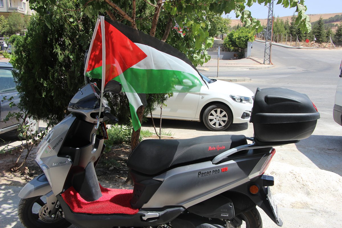 Motosikletini Gazze için bağışladı