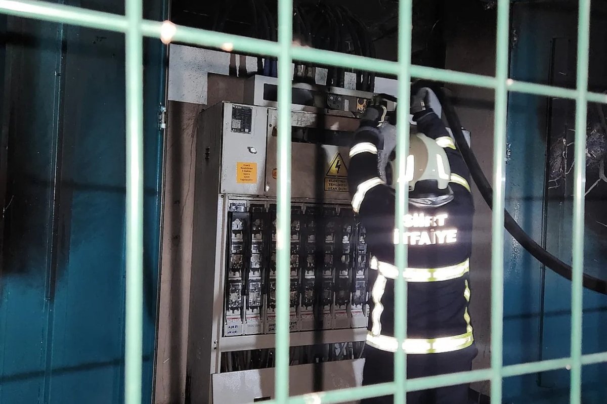 Siirt’te trafo yangını: Mahalle elektriksiz kaldı