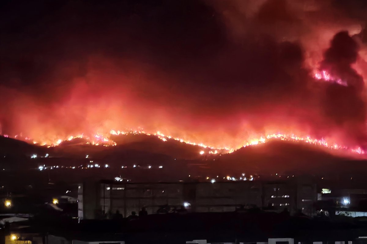 Bursa'daki yangında yerleşim yerleri tehlike altında