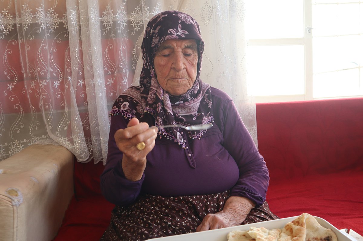160 torunlu Ayşe nine sağlıklı beslenmenin sırını anlattı