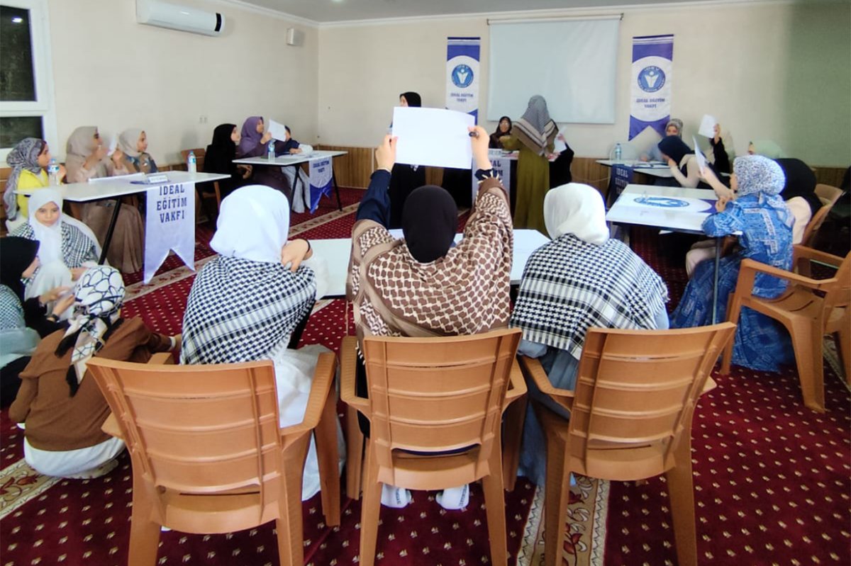 İDEV'den kız öğrencilere yönelik bilgi yarışması