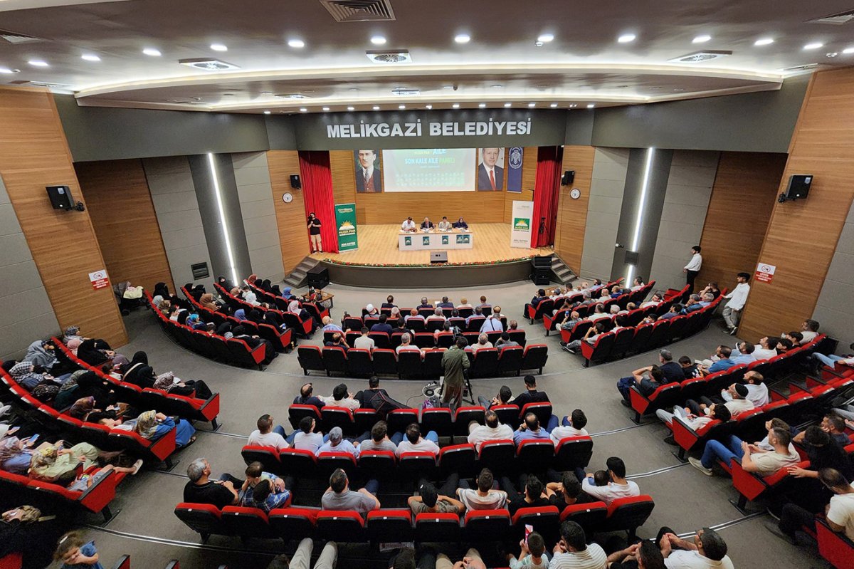 HÜDA PAR'ın düzenlediği "Son Kale Aile" panelinde "aile hakemliği" önerisi