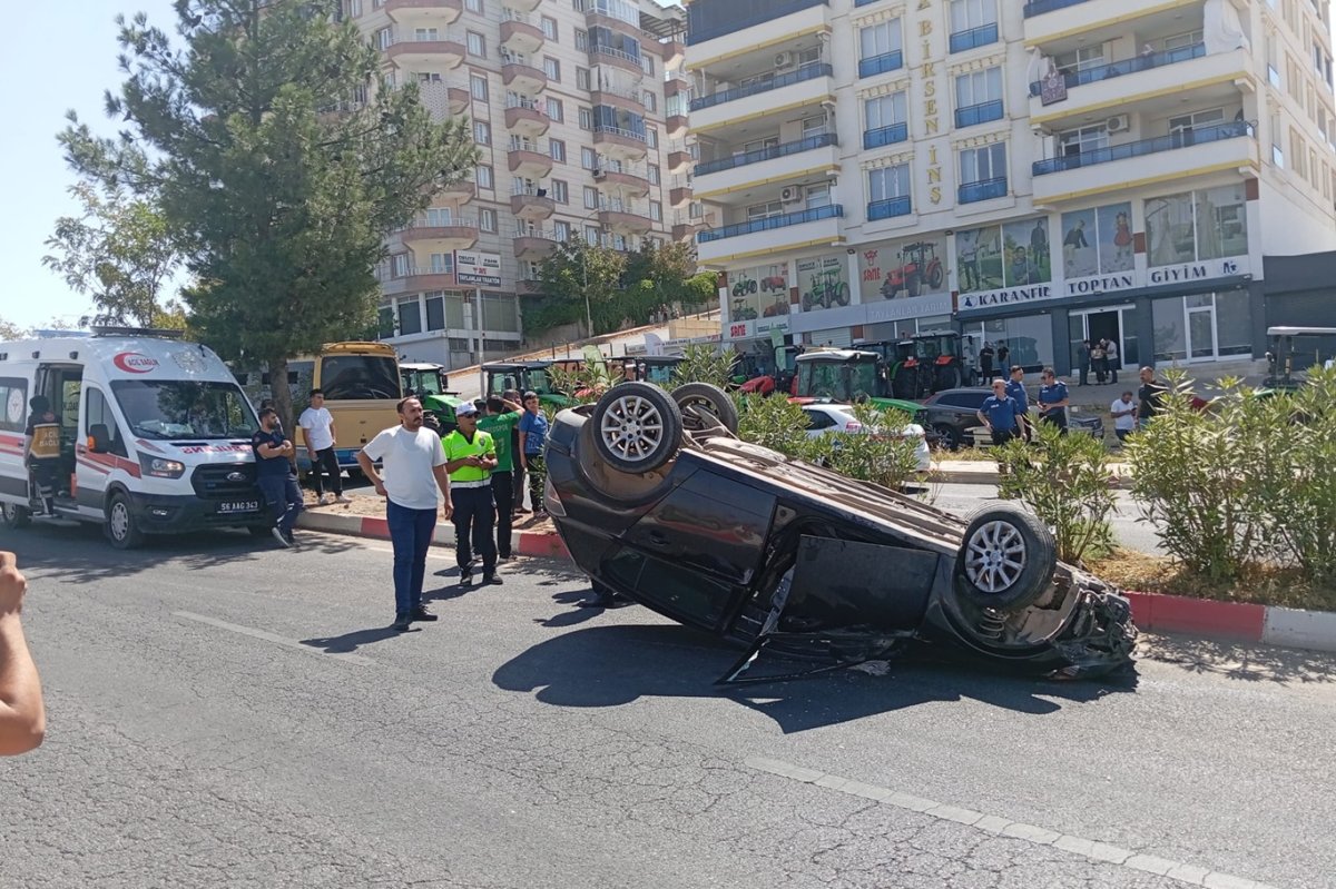 Otomobil bariyere çarpıp takla attı: 1 yaralı