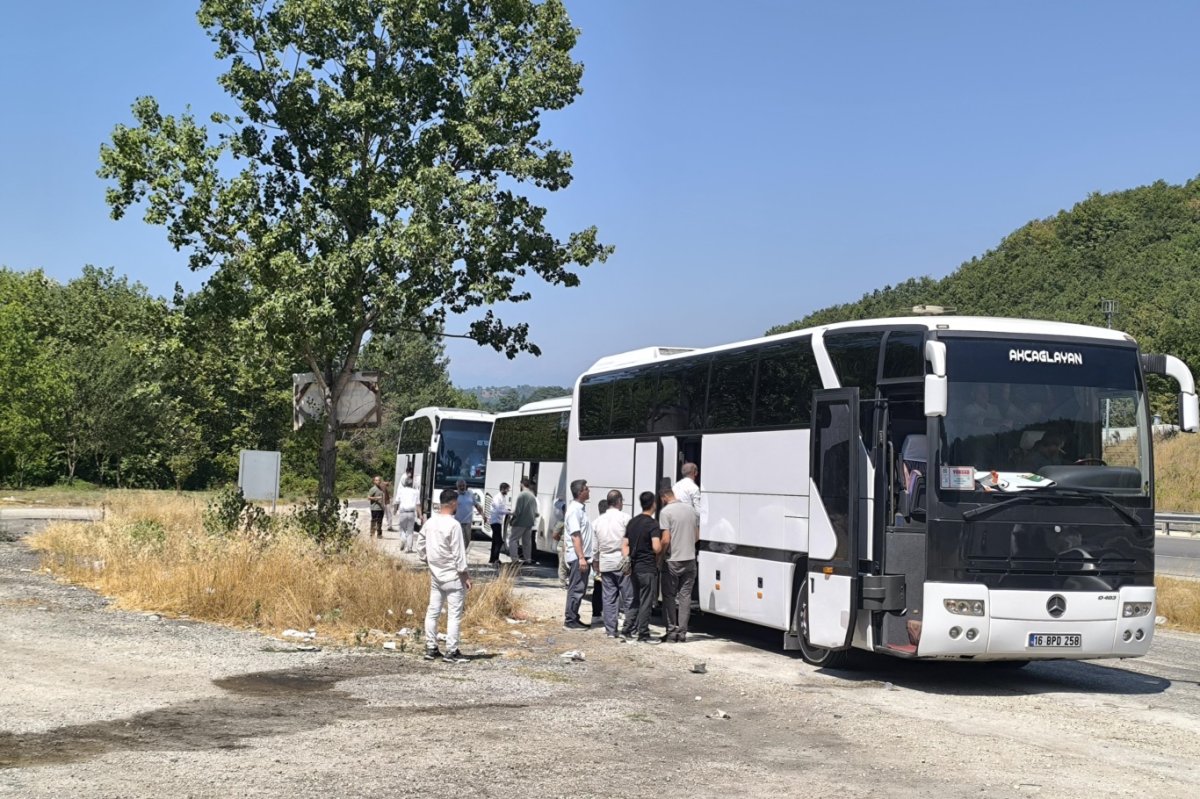 Bursa'dan yüzlerce kişi "Anadolu'dan Meclis'e Meclis'ten Gazze'ye" yürüyüşü için yola çıktı