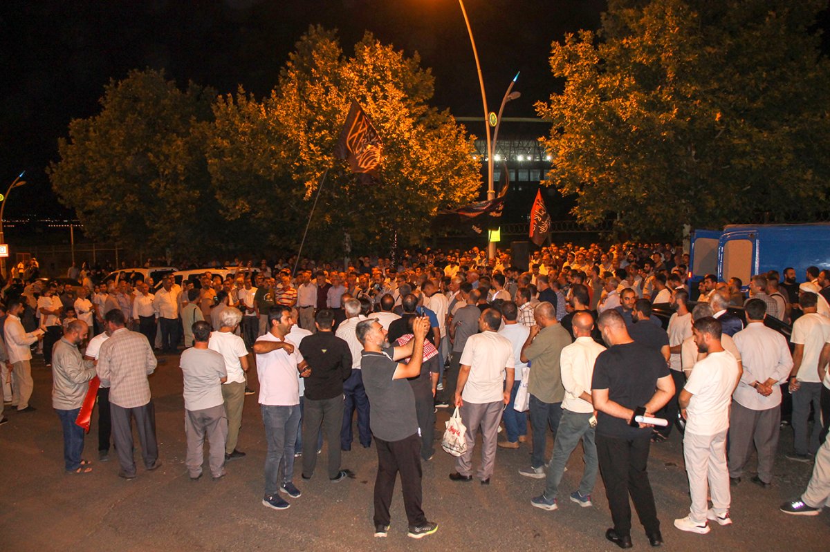 Diyarbakırlılar "Artık söz değil, icraat zamanı" diyerek Ankara'ya doğru yola çıktı