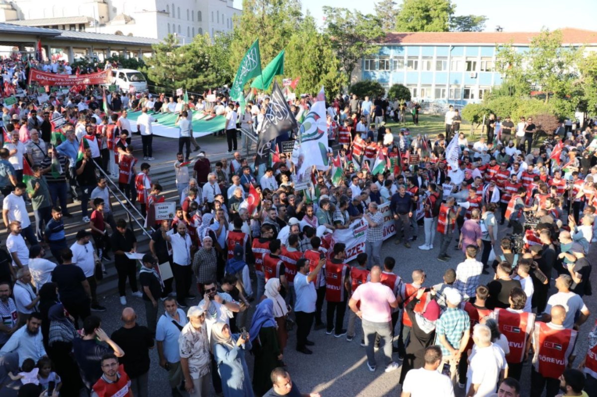 Gazze için Meclis'e on binler yürüyüşe geçti