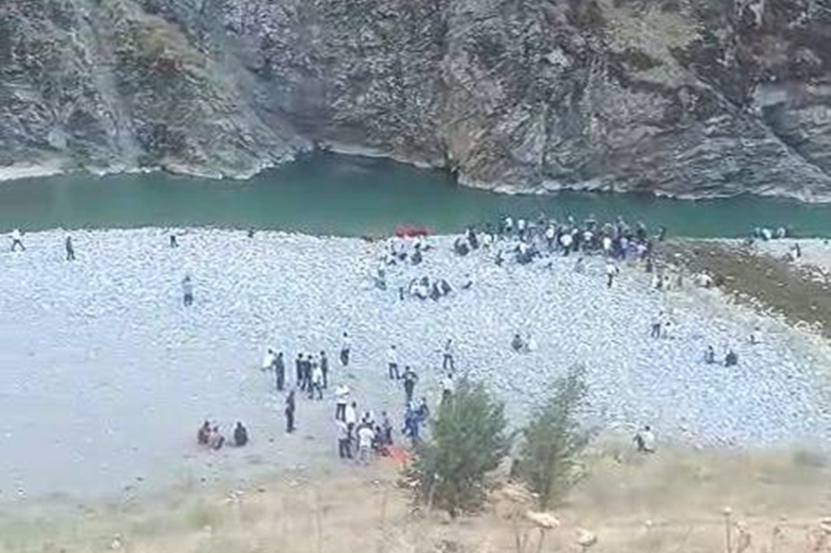 Bitlis’te dereye giren genç boğularak hayatını kaybetti