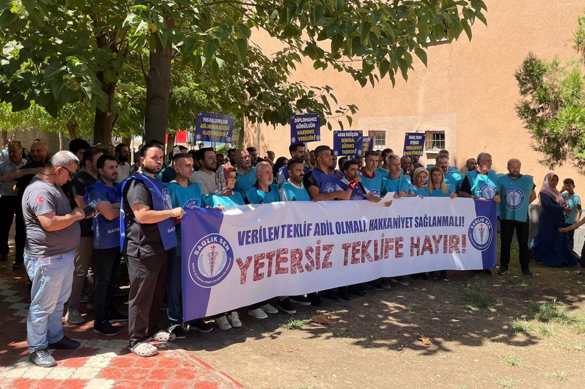 Batman'da sağlık çalışanlarından toplu sözleşme tepkisi