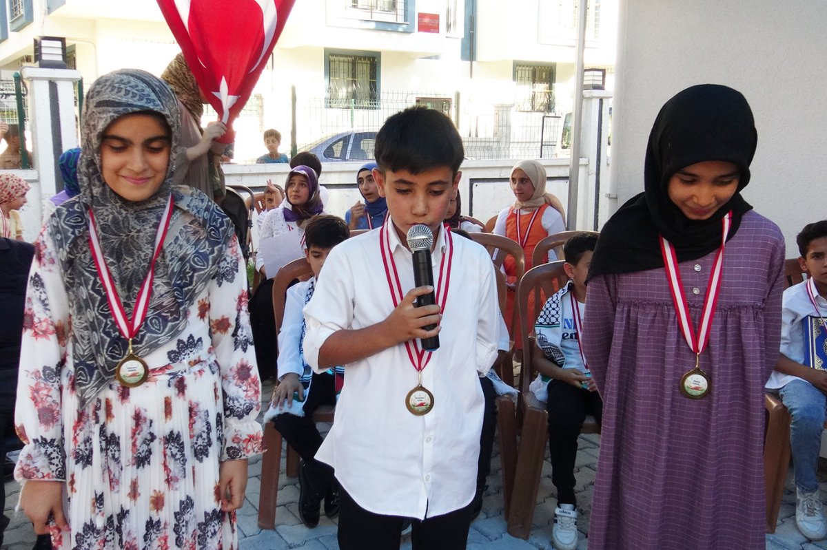Yaz Kur'an kurslarında başarı gösteren öğrenciler bisiklet ile ödüllendirildi