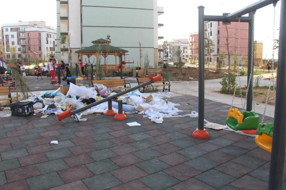 HÜDA PAR Bağlar İlçe Başkanı Zeren: Oğlaklı TOKİ’deki çöp sorunu çözülmeli!