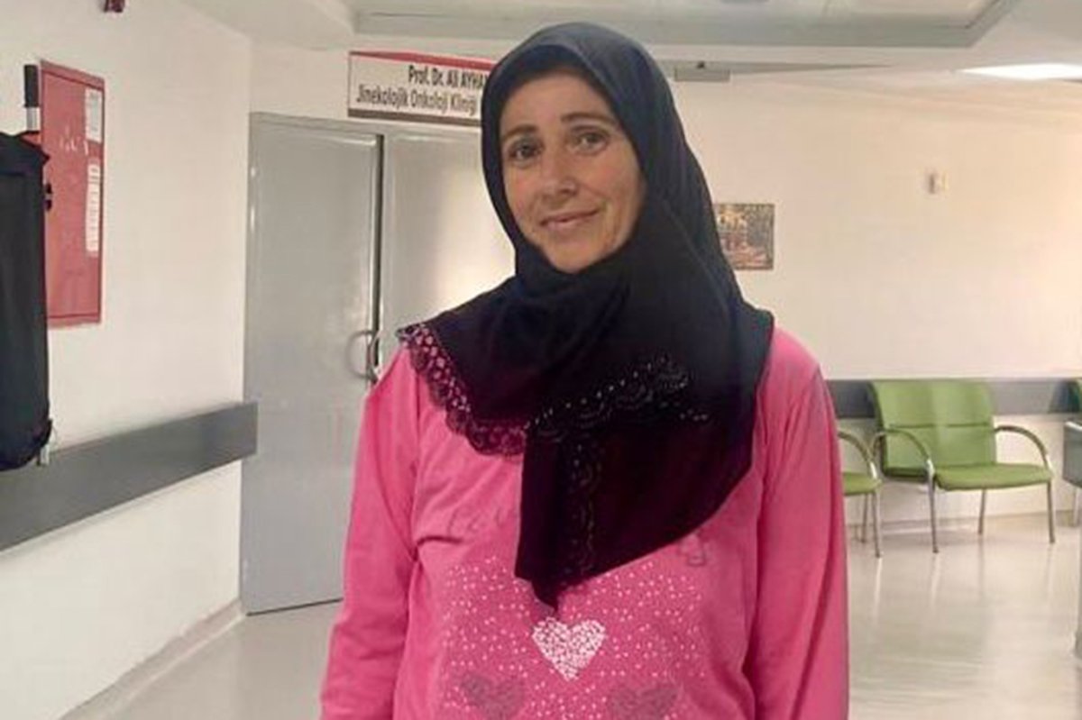 Kilo şikayetiyle hastaneye başvuran hastanın karnında 6,5 kiloluk dev kitle çıkarıldı