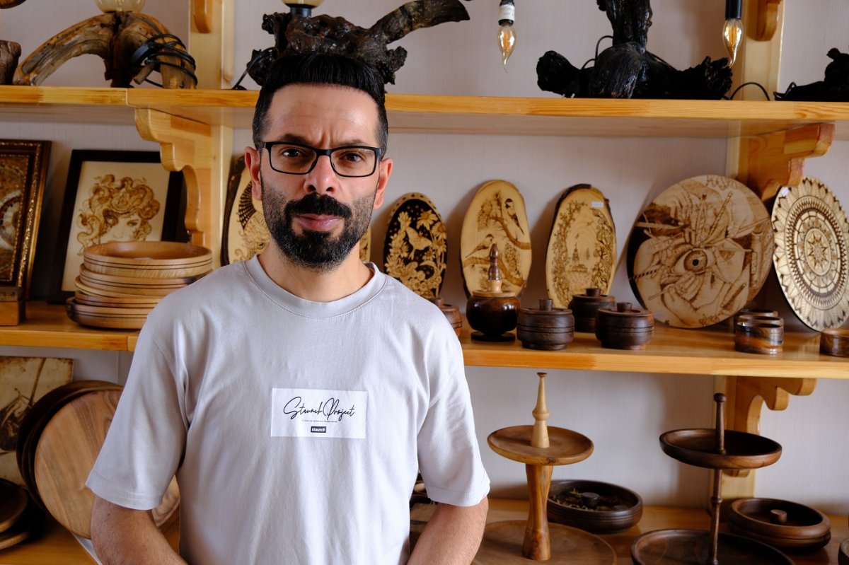 Ömrünü yitiren ceviz ağaçlarını sanat eserine dönüştürüyorlar