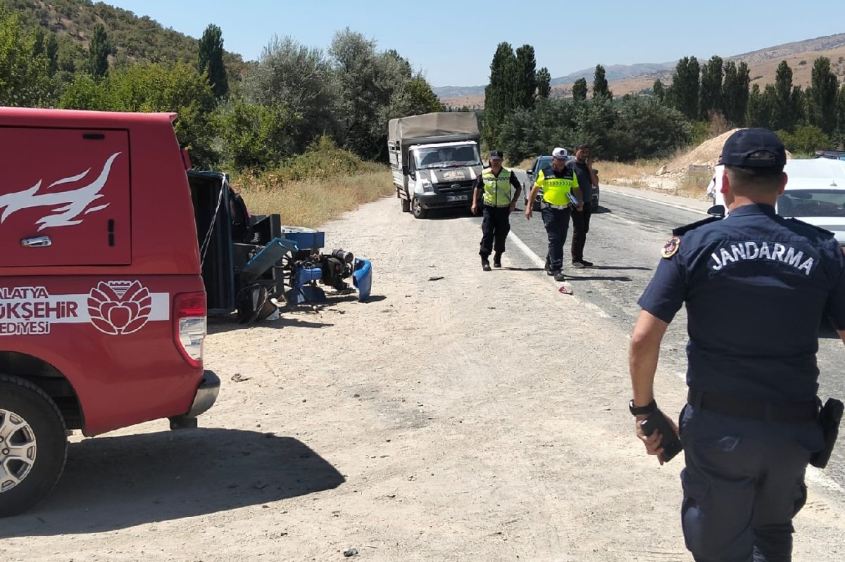 Malatya'da otomobil ile çapa motoru çarpıştı: 1'ağır 3 yaralı