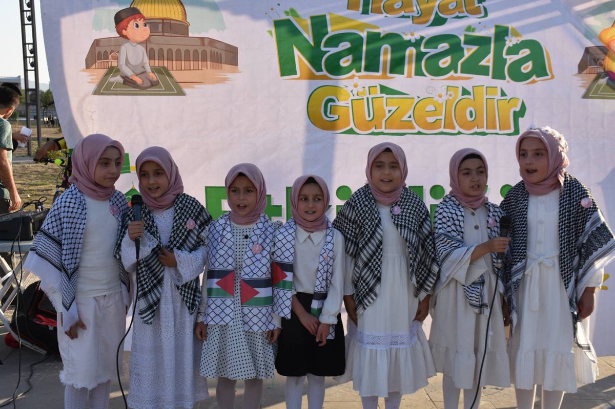 "Hayat Namazla Güzeldir" etkinliğinde Gazze’ye destek yürüyüşü