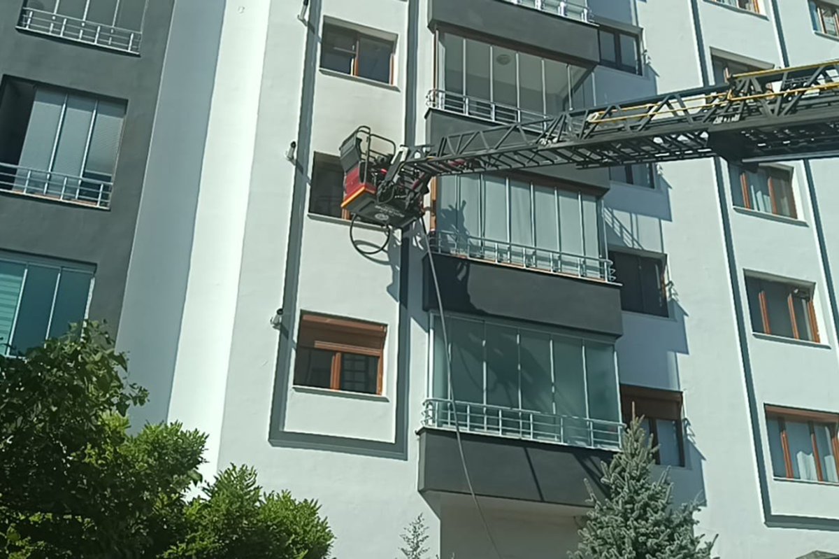 Malatya'da apartman dairesinde yangın paniği