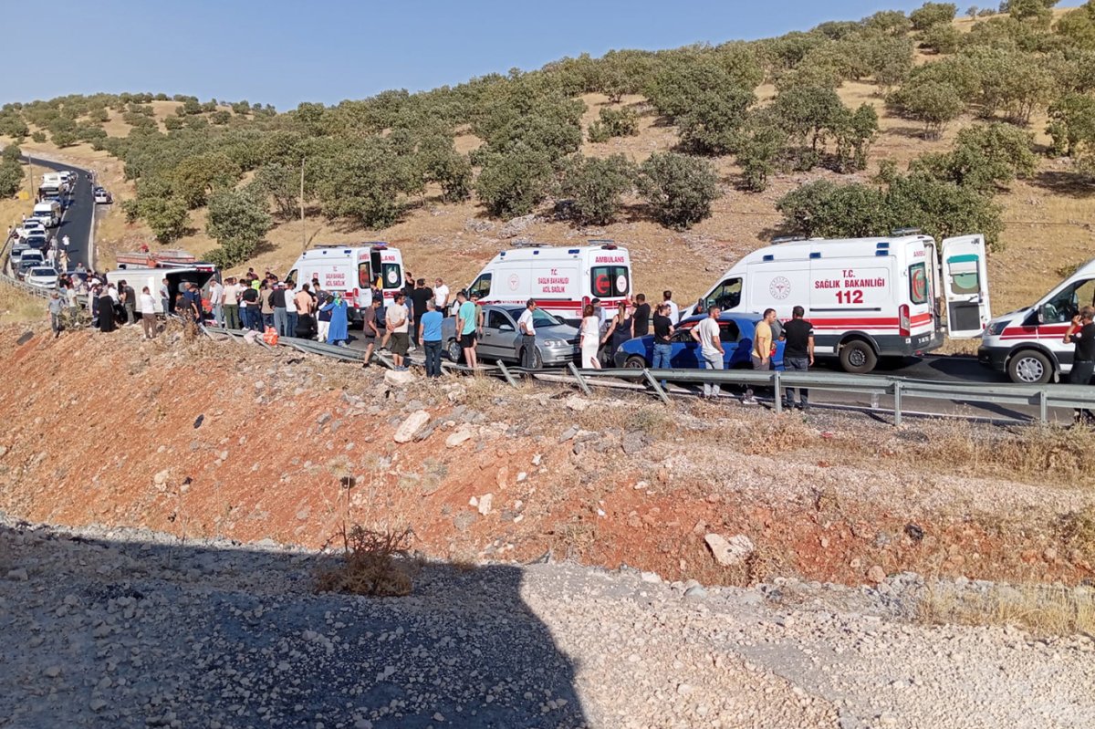 Diyarbakır’da minibüs devrildi: 1 ölü, 7 yaralı
