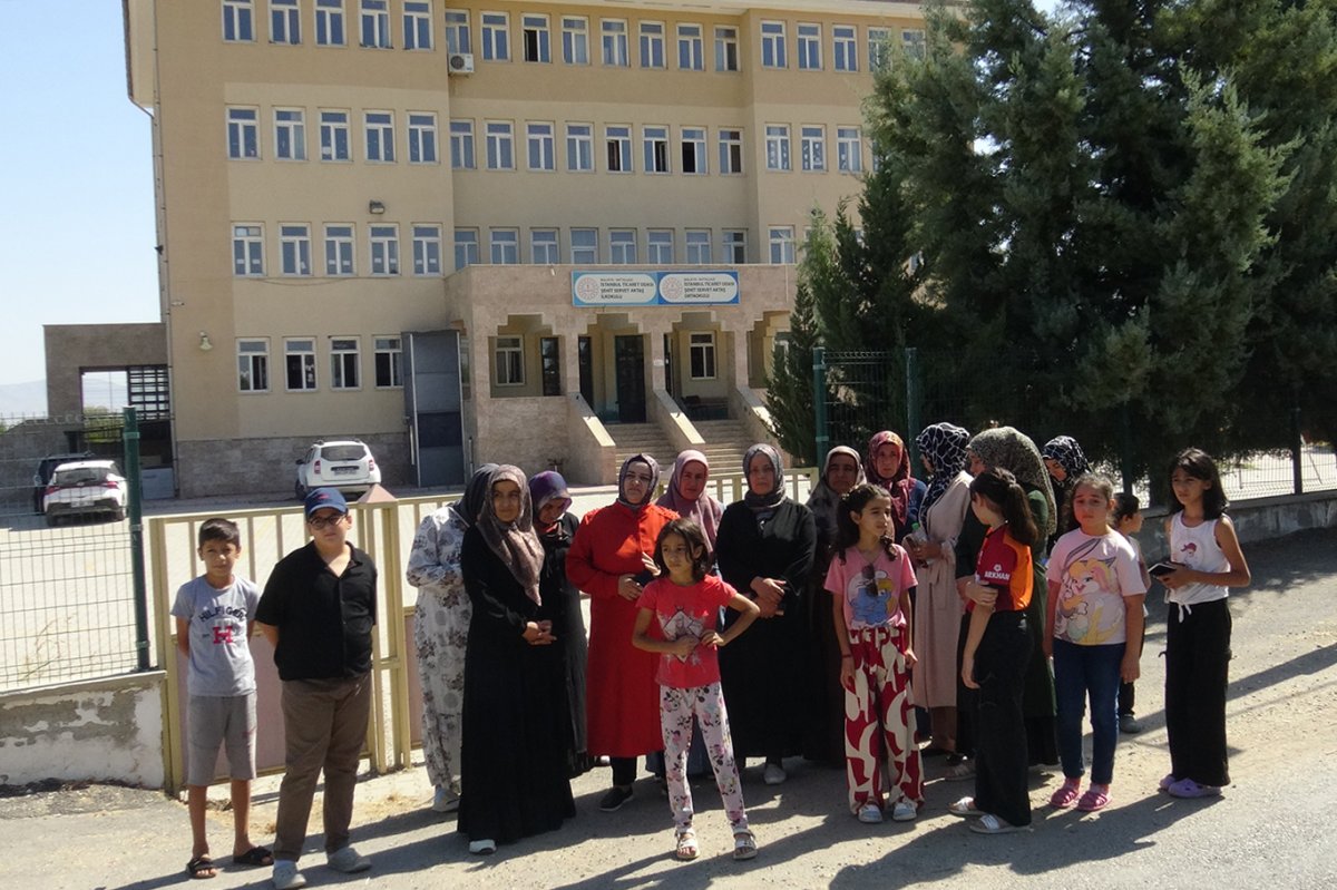 Okul servislerinin iptal edilmesine tepki gösteren veliler: Okul evlerimize uzak, çocuklarımızın sonu Narin Güran gibi olmasın!