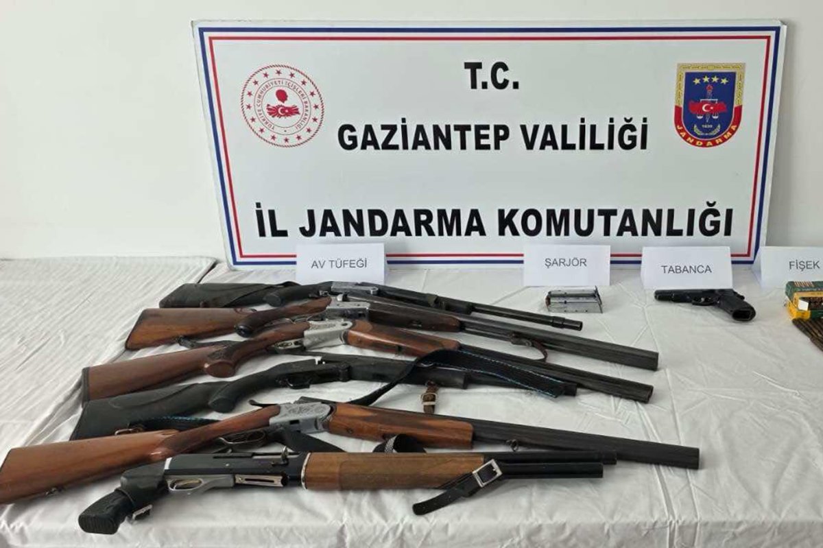Gaziantep'te uyuşturucu ticareti yapan 139 kişi ile beraber birçok yasak malzeme yakalandı