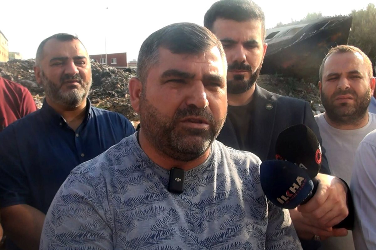Adana Mobilyacılar Sitesi esnafı, çöp ve altyapı sorunlarına tepki gösterdi