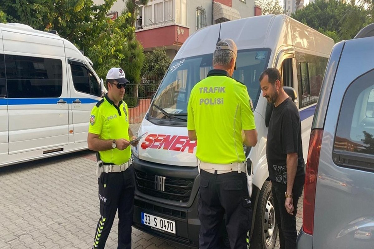 Mersin'de servis araçları mercek altında