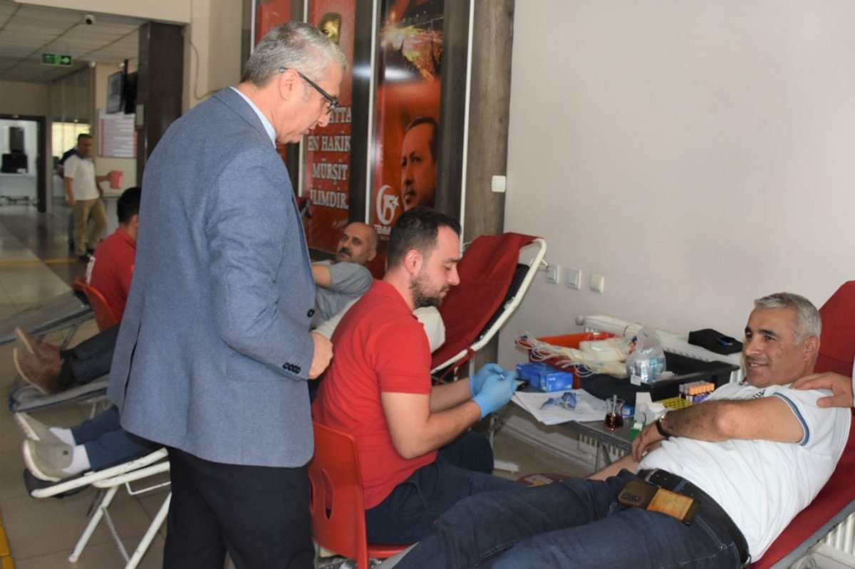 Batman'da eğitimciler kan bağışında bulundu