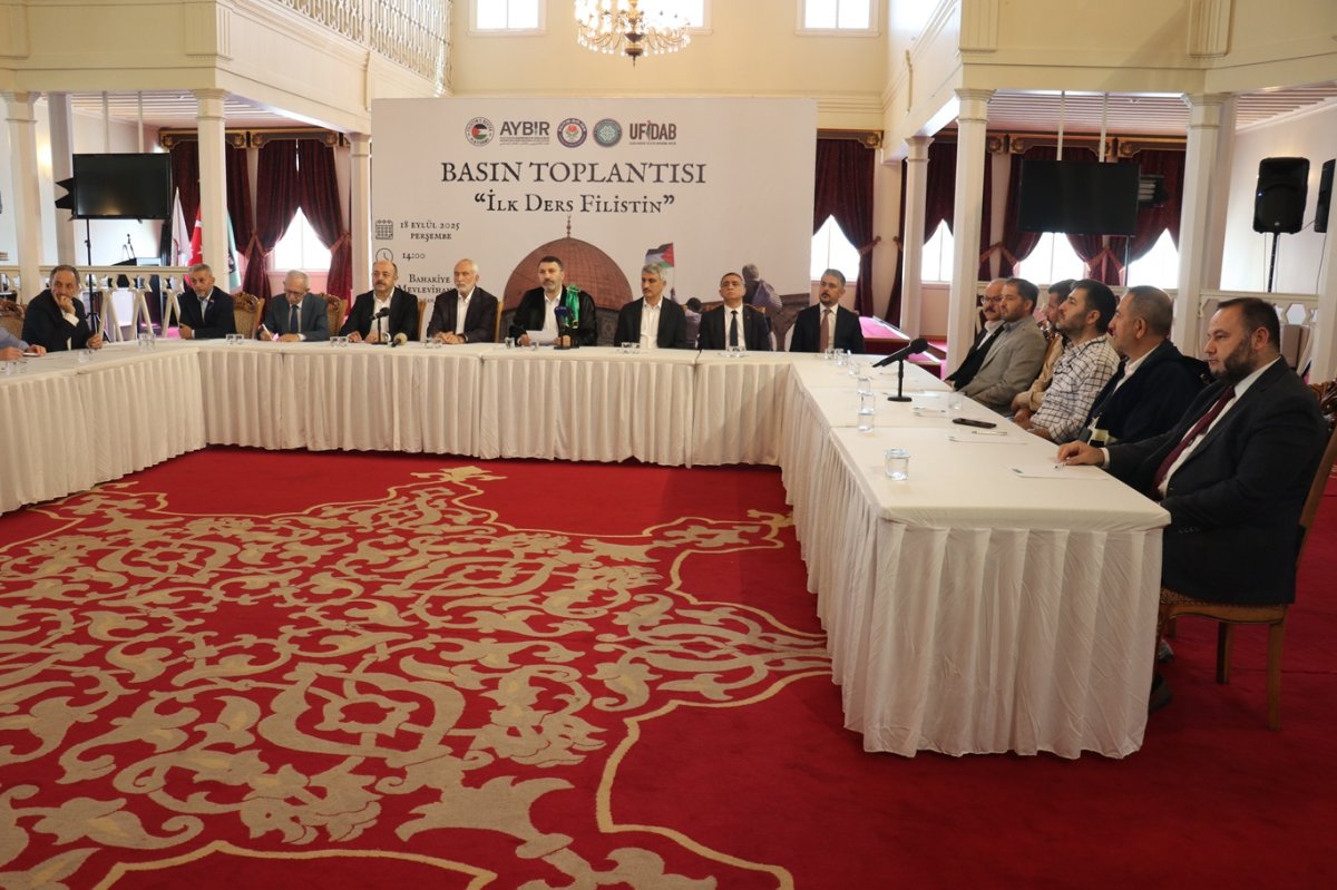 Akademisyen ve STK temsilcilerinden "ilk ders Filistin için yapılsın" çağrısı