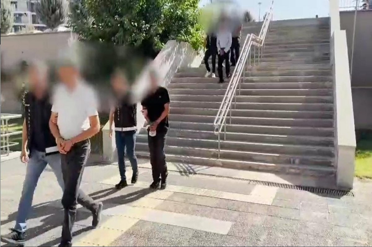 Batman’da tır lastiğinde 27 kilogram skunk ele geçirildi: 4 tutuklama