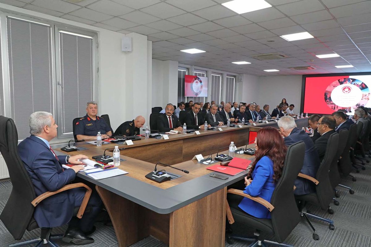 Vali Akın: Aile yapısını tehdit eden unsurlara karşı ortak mücadele şart