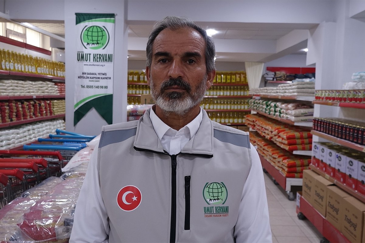 Şanlıurfa’da ihtiyaç sahipleri Umut Market’te alışveriş yapmaya devam ediyor.