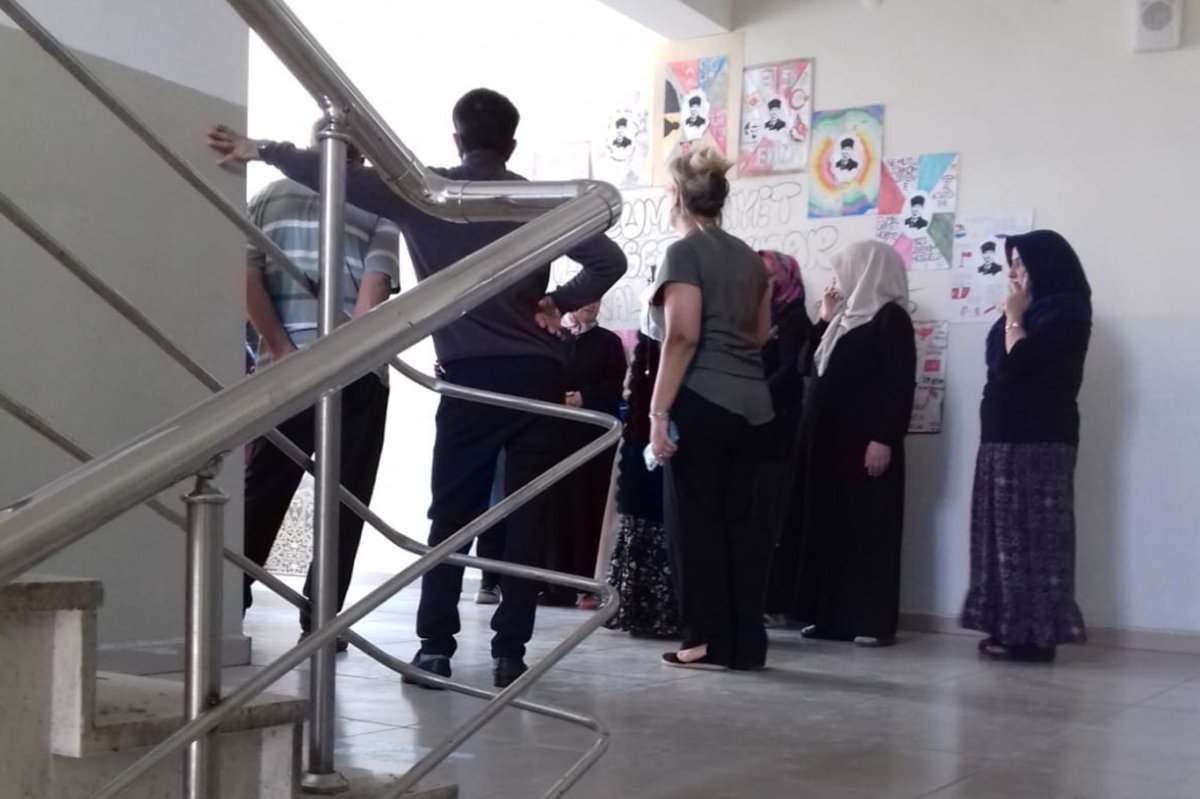 Van’da okula bıçaklı saldırı: 1’i ağır 2 öğretmen yaralandı