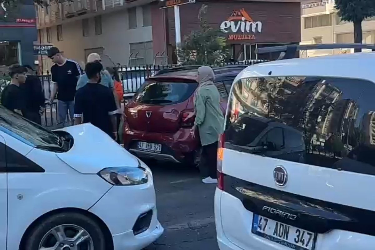 Mardin’de hafif ticari araç ile otomobil çarpıştı: 1 yaralı