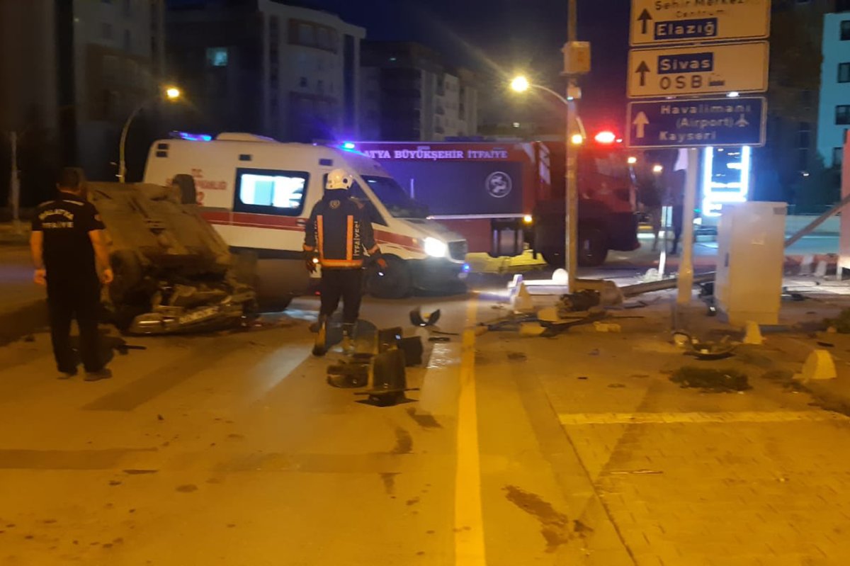 Otomobil takla atarak ters döndü: 1 yaralı