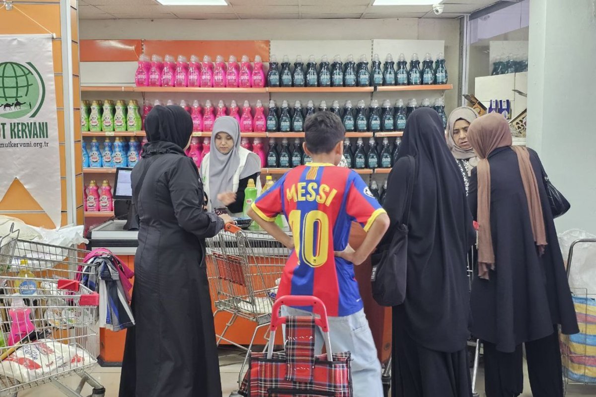 Umut Kervan'ından sosyal market alışveriş kartıyla Bursa'da yüzlerce aileye yardım
