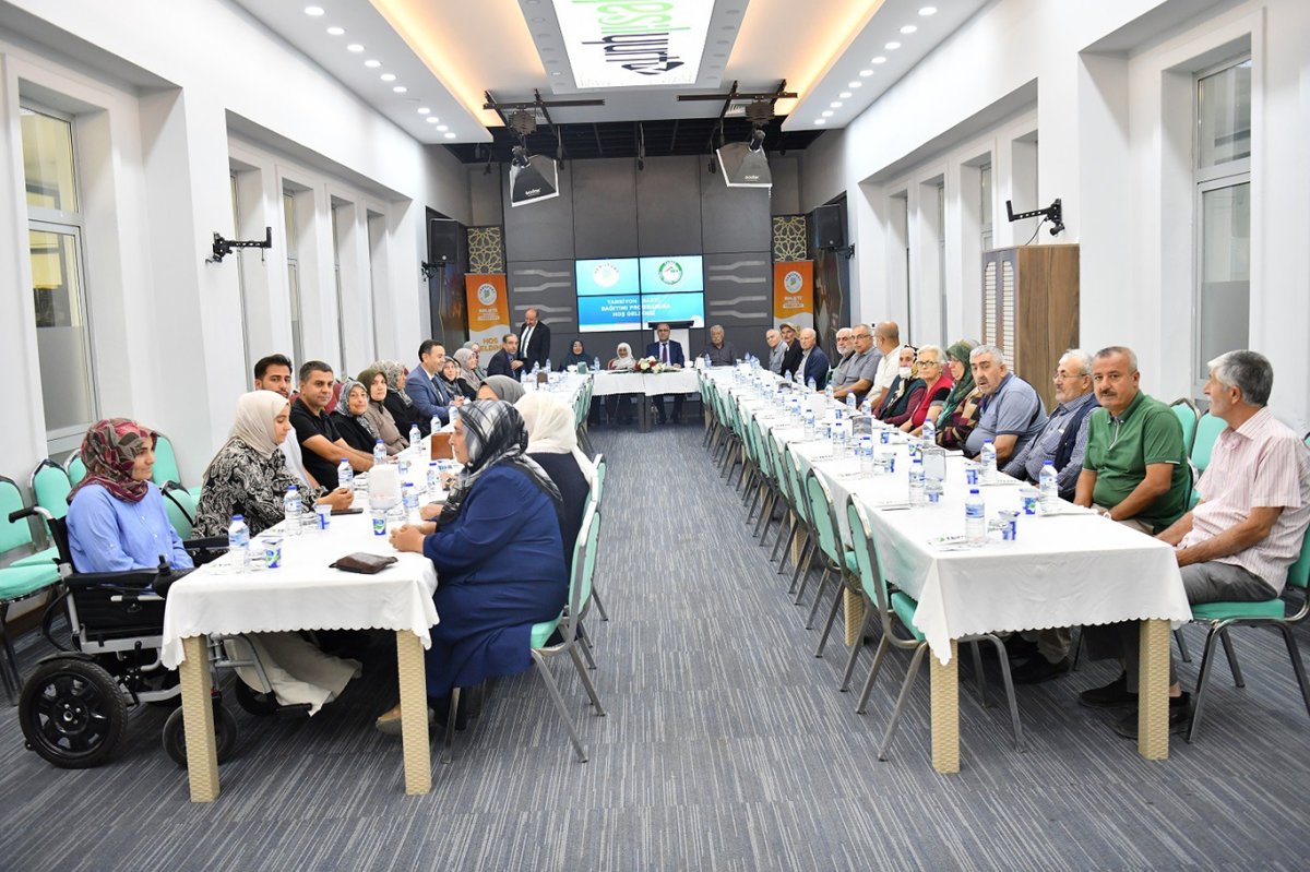 Malatya'da ihtiyaç sahibi yaşlılara tansiyon aleti desteği