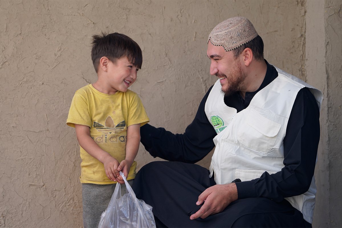Umut Kervanı'ndan Afganistan'da gıda yardımı