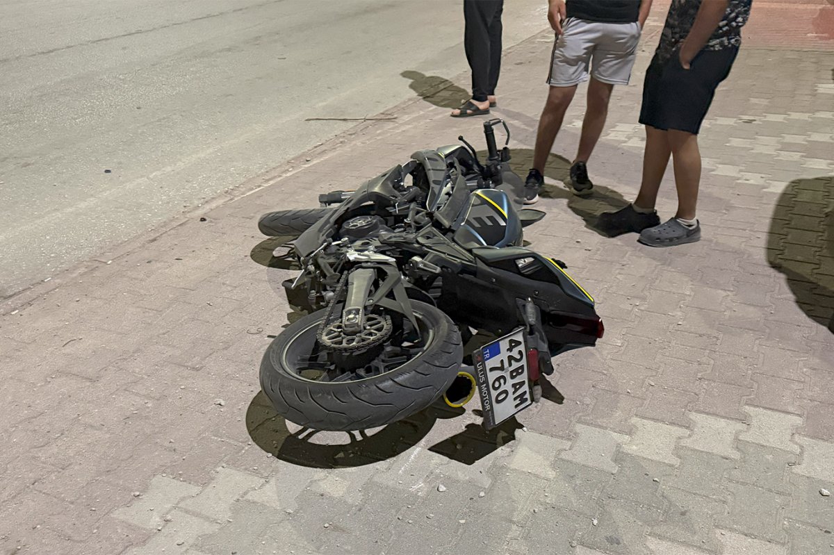 Otobüs ile motosiklet çarpıştı: Bir yaralı