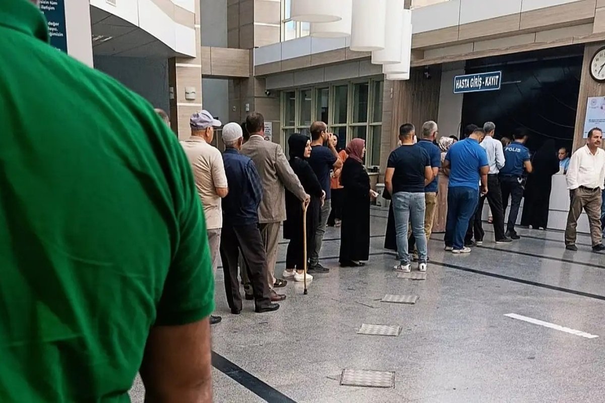 Siirt Eğitim ve Araştırma Hastanesi’nde randevu sıkıntısı vatandaşları zorluyor