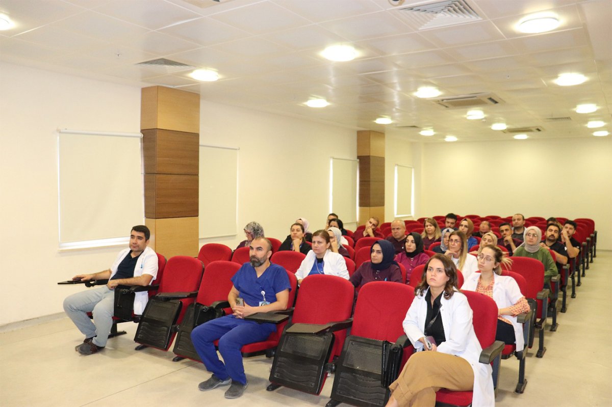 Doç. Dr. Çelik'ten kuduz uyarısı: Zaman kaybetmeden sağlık kuruluşuna başvurun