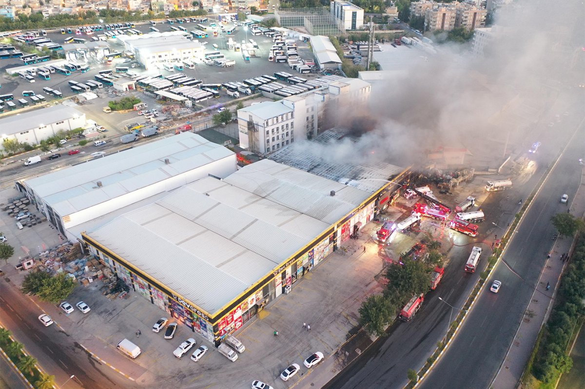 Şanlıurfa’da iş yeri yangını kontrol altına alındı