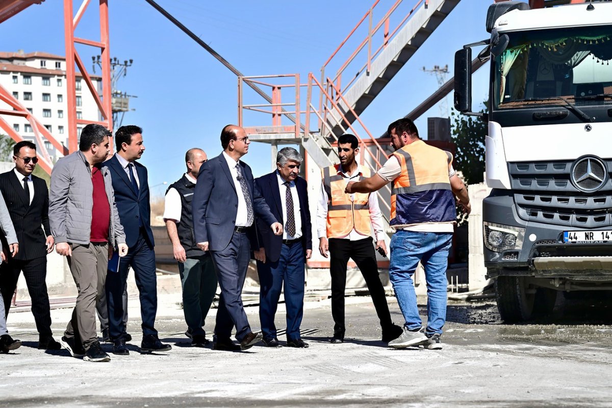 Belediye Başkanı Geçit: Beton santrallerimiz şehrimizin inşasına büyük katkı sunuyor